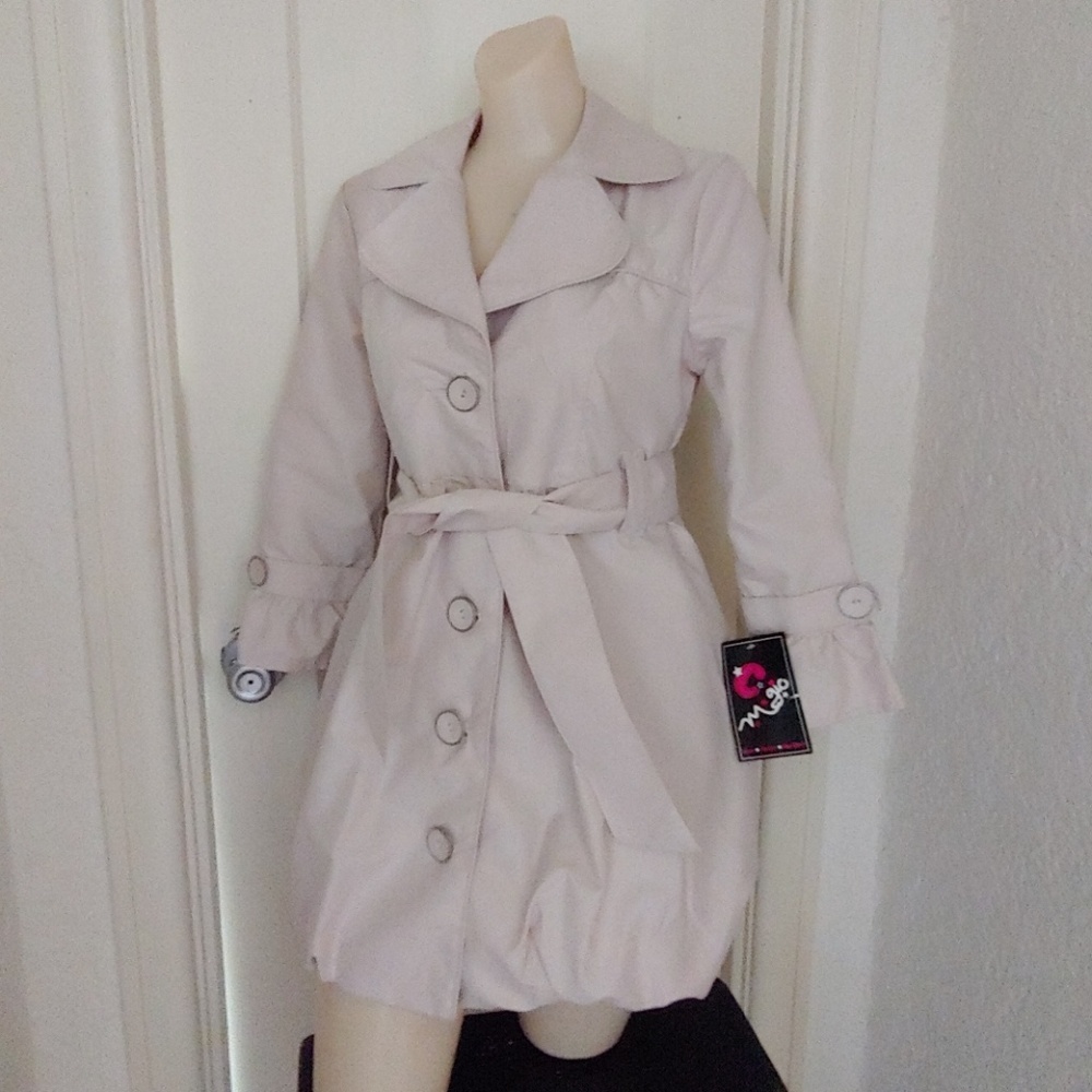NWOT Lightweight Trenchcoat